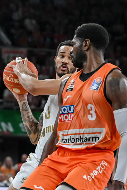 是暗潮汹涌 是暗潮汹涌